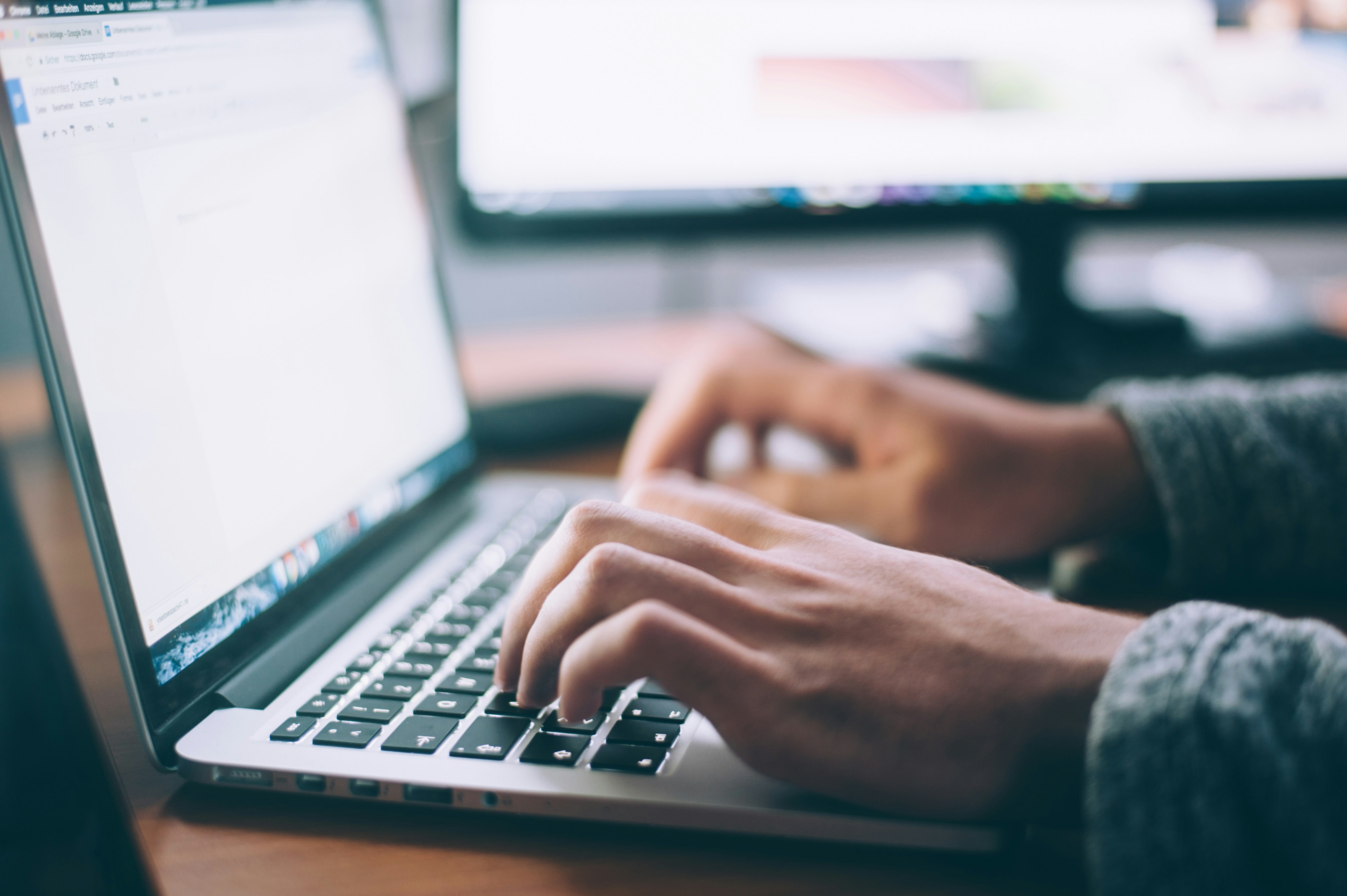 How to Create Universal Web Designs for Maximum User Engagement?